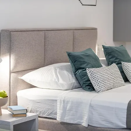 Hica La Linea With Balcony Apartment *
