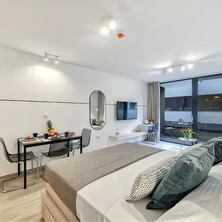 Hica La Linea With Balcony دوبروفينك